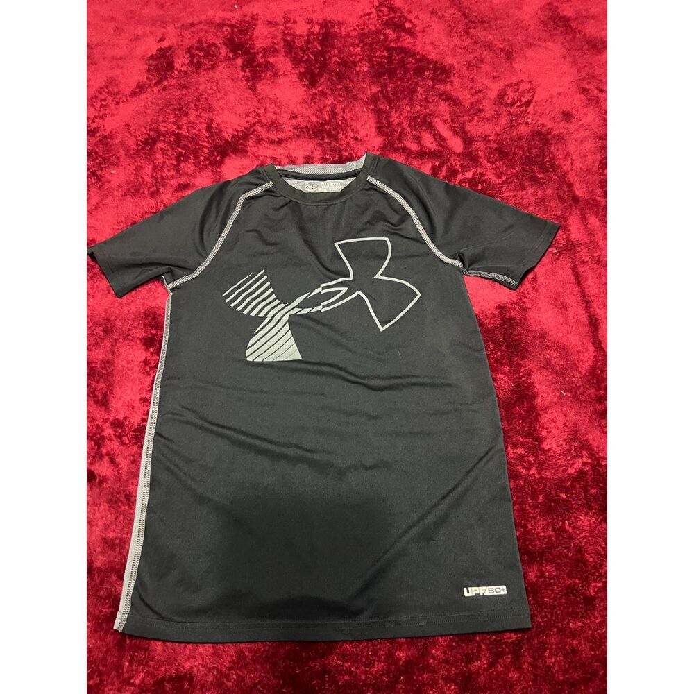 HEAT GEAR UNDER ARMOUR Youth Black T-shirt Size Youth M Fitted